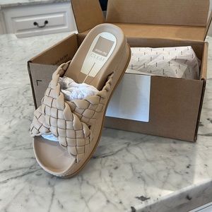 Dolce Vita new platform sandals size 8.5